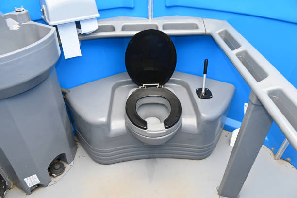 Best Porta potty delivery and setup  in Lakewood, CA